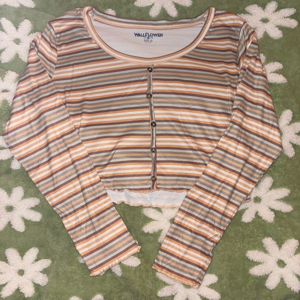 Wallflower XL Cropped Long Sleeve